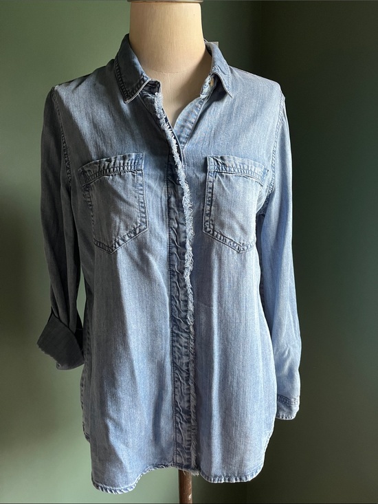 Tops - Light Wash Denim Button-Front Shirt
